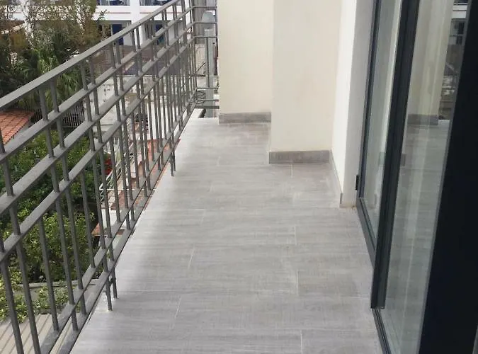 Vibe By Olala Homes * 锡切斯